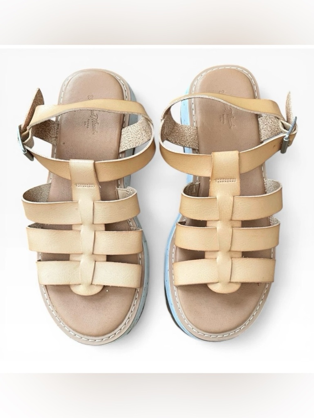 Universal Thread Justine Platform Sandals Women's Size 8 Tan Strappy Buckle Open
